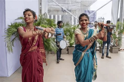 到印度旅游, 印度女人外出喜欢穿着纱丽