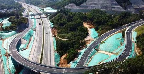信都至梧州高速公路建成通车 - 公司要闻 - 广西新发展交通集团有限公司