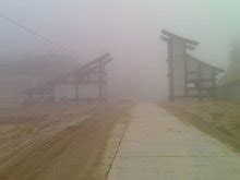 雾气弥漫 我国多地出现大雾天气城市如披纱-天气图集-中国天气网