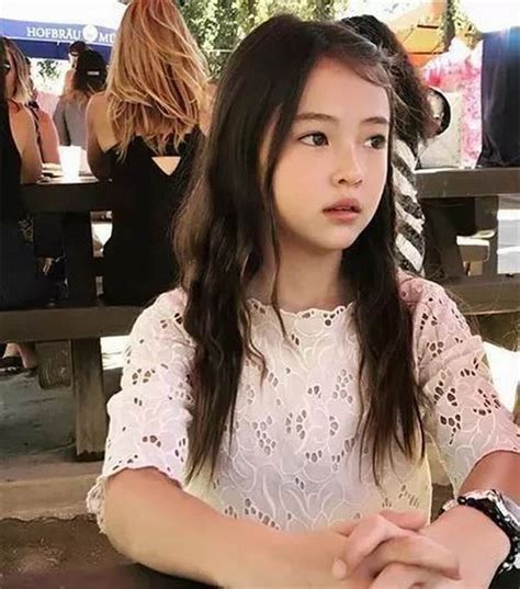 最有范儿童模特 她只有十岁却比超模还会拍_新时代模特学校 | 新时代中国模特培训基地