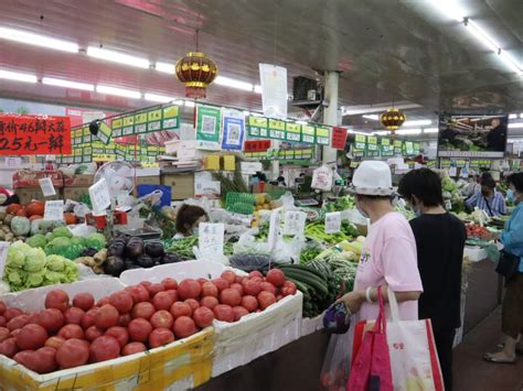 新鲜水果和蔬菜在以色列Acre市蔬菜市场上出售以色列高清图片下载-正版图片504568527-摄图网