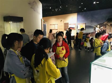 “探秘博物馆,与历史对画”岳阳市博物馆开展研学写生活动