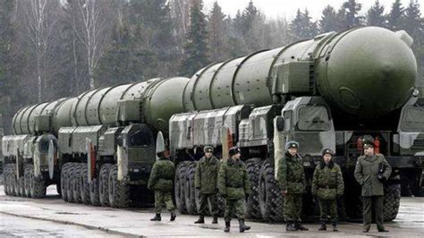 在当今世界上，是美国的核武器厉害，还是俄罗斯的核武器厉害呢？