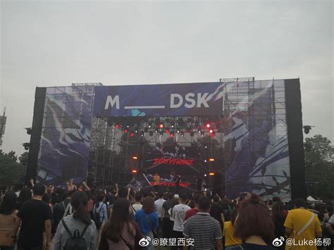 摇滚狂潮图片