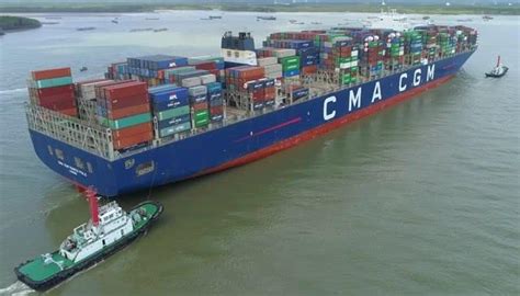 全球最大的货轮，堪称海上“巨无霸”，排水量18.6万吨！_腾讯视频