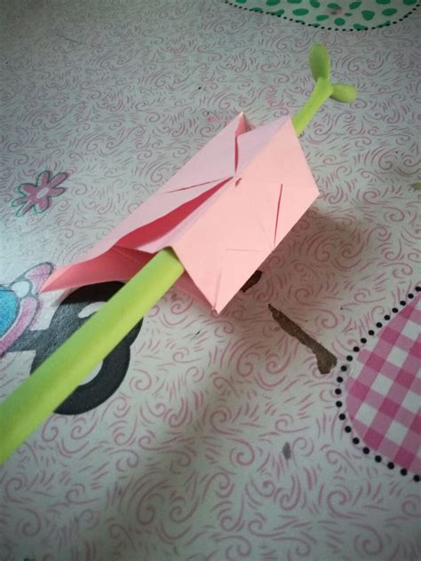 教你用彩纸来折叠简单漂亮的小灯笼 儿童学折纸（花束的折纸大全图片步骤） - 有点网 - 好手艺