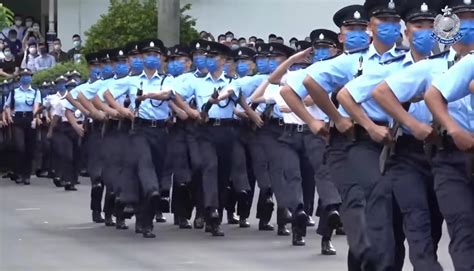 香港警察学院结业首次采用中式步操_南方网