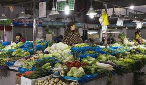 咸宁城区农贸市场提档升级！让老百姓的“菜篮子”拎得更舒心|咸宁市_新浪新闻