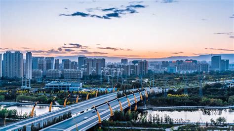 中国内蒙古呼和浩特城市大桥日转夜延时摄影—高清视频下载、购买_视觉中国视频素材中心