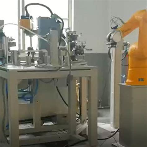 自动化注塑系统-宁波金特自动化设备有限公司