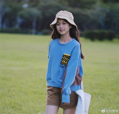 刘楚恬微博图片