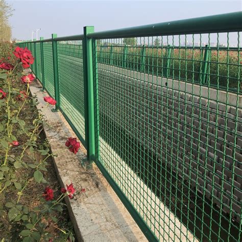 ryj--542-建筑钢板网护栏,钢网防护网,隔离栅栏-安平县莱邦丝网制品有限公司