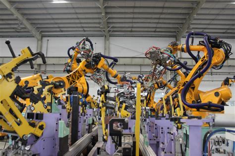 智能化生产机器人的工厂来啦！