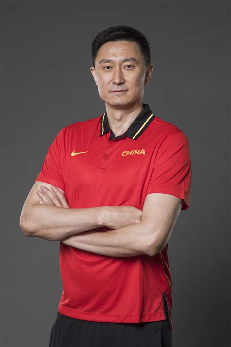 李楠卸任中国男篮主教练 杜锋接任