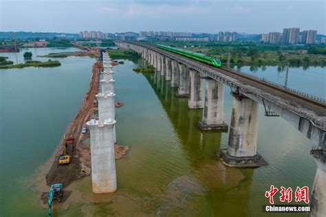 中国高铁建设“减油门”：重点是调整高铁与普铁的投产比例_凤凰网