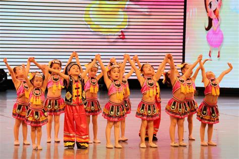 西华大学幼儿园、附属实验学校欢庆“六一”儿童节