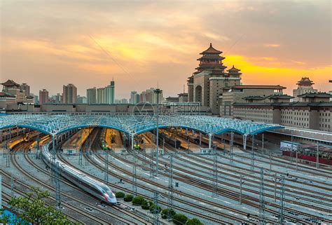 北京西站的日落高清图片下载-正版图片501749399-摄图网