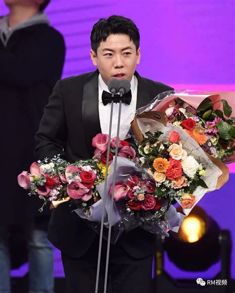 希澈《2019 SBS演艺大赏》获得「优秀赏」他通过个人SNS发表对粉丝感谢-新闻资讯-高贝娱乐