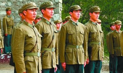 二战期间中国军队使用的钢盔，这一款是精锐的象征，相当经典__凤凰网