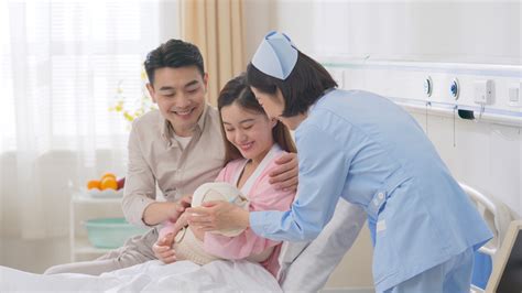 广州一月子中心粗暴对待婴儿，不停摇晃又松手让婴儿倒下 - 知乎