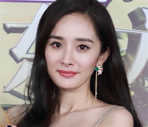 杨幂侧脸头像图片