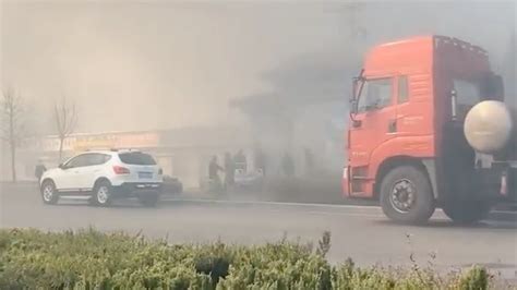 河北沧县一废弃冷库发生火灾事故致11人死亡 事故原因仍在调查中_凤凰网视频_凤凰网