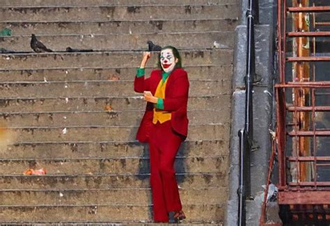 DC电影《小丑》全新片场照曝光 将于2019年10月4日北美上映|电影|小丑-娱乐百科-川北在线