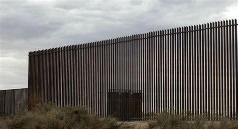 特朗普为什么执意要建边境墙？_手机新浪网