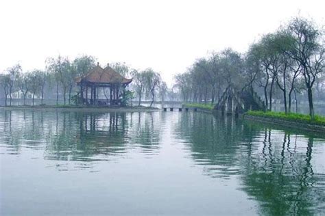 五方春季作品（一）郑州北区新地标——碧源月湖“弯月飞天”摩天轮综合体