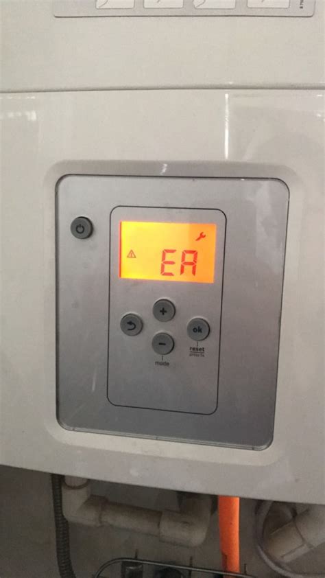故障分析： 博世壁挂炉显示ER符号含义： 点火失败，未检测到火焰故障