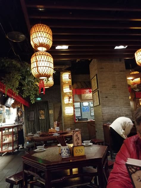 南京：中秋假期首日 夫子庙迎来大批游客-人民图片网
