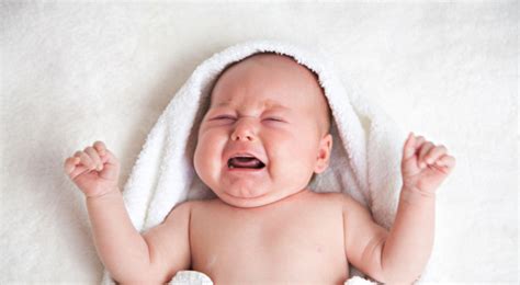 婴儿哭闹怎么办（宝宝哭闹的12个原因以及如何安抚）-幼儿百科-魔术铺