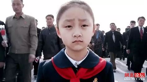 朝鲜阅兵纪录片，女兵成最大看点：俄式弹簧步，走出了朝鲜特色_凤凰网视频_凤凰网