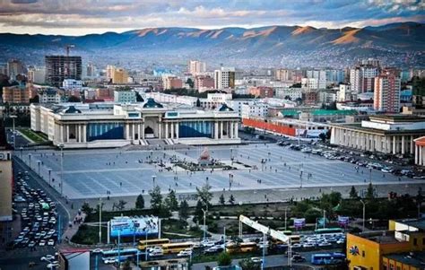 外蒙古首都和内蒙古第一大城市, 放在一起比较, 差距如此之大