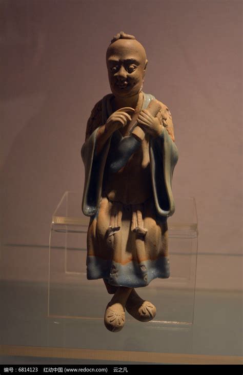 馆藏龙泉窑青瓷人物塑像