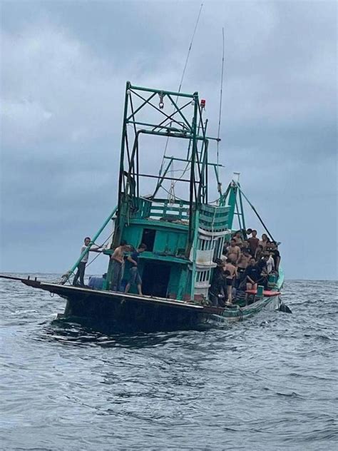 柬埔寨西港发生沉船事故：23名中国公民落水失踪，2名涉事柬籍船员被逮捕 - 封面新闻