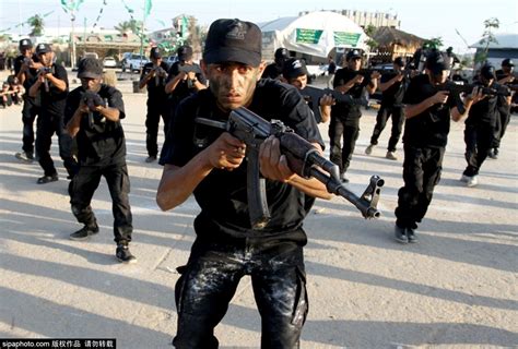 哈马斯组织青年军事训练战力十足 领导人哈尼亚出席【组图】 -国际频道-新华网