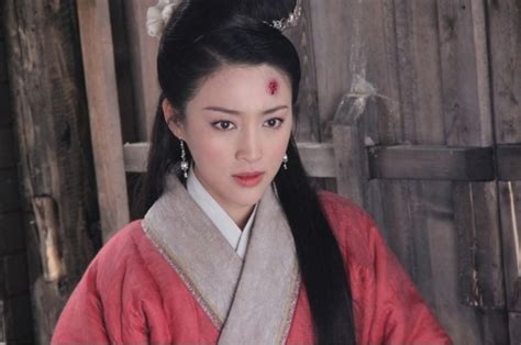 王思懿在《水浒传》中饰演潘金莲，她诠释了这个最经典最美的角色|王思懿|水浒传|潘金莲_新浪新闻