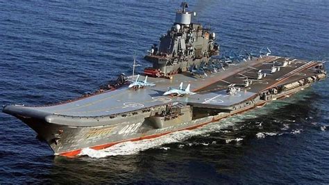 一把大火烧掉950亿，俄罗斯航母面临报废，海军司令部震怒了_手机新浪网