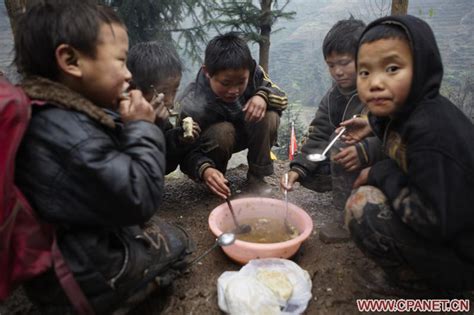山区儿童贫困生活照片(2)_配图网