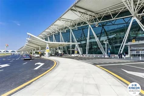 白云机场接机在哪里-广州白云机场有几个出口 去接机 国内航班都在那几个出口啊？