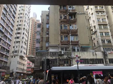 香港人到底是如何住房的，一个房间可以住5人|旅游_新浪新闻