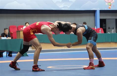 组图-奥运会摔跤男子自由式125公斤级决赛 美国选手摘金