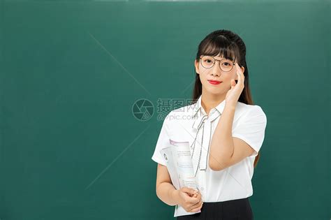 年轻女性教师形象高清图片下载-正版图片501337522-摄图网