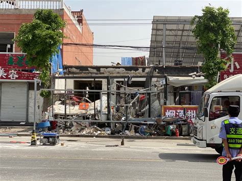 山西襄汾饭店坍塌事故致29死 村民：坍塌部分是以前修的预制板_凤凰网