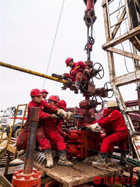 大山深处的石油人|摄影作品|甘肃省总工会