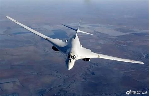 “白天鹅”又首飞了，这次是量产版图-160M|喀山|战略轰炸机|白天鹅_新浪新闻