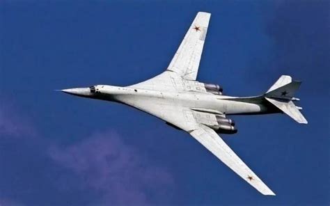 “白天鹅”图160：两架战机就能炸完一座城，每次起飞北约都紧张_轰炸机群_苏联_战略