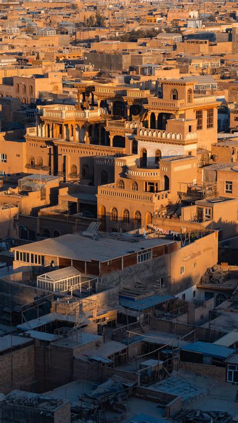 古城喀什，建筑风格独特，美食丰富多彩，是夏日旅游好地方|喀什|古城|建筑_新浪新闻