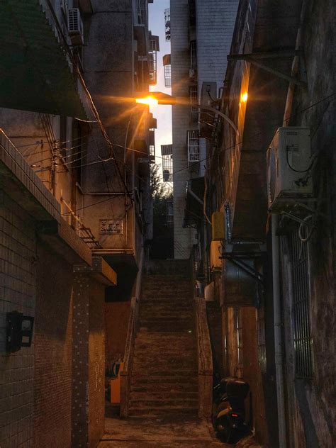 光与影的街头 | 意大利摄影师Li Fa__财经头条